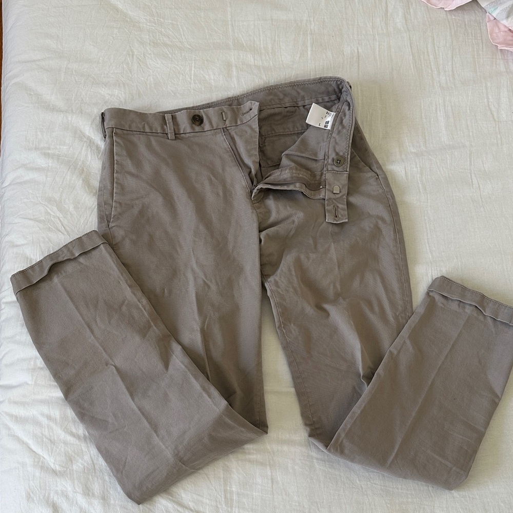Uniqlo Men's Khaki Chinos